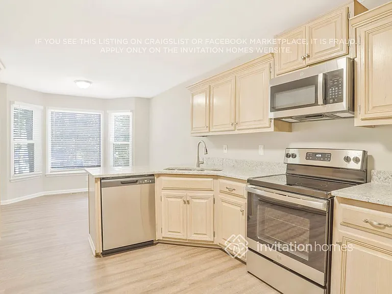 2447 Doubletree Dr NW — Photo 10