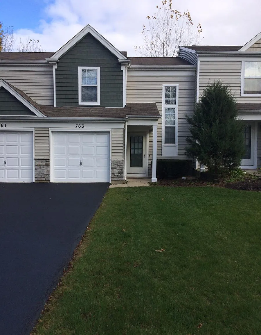 2 bed, 1.5 bath, 1133 sqft, $1,975 — Photo 1