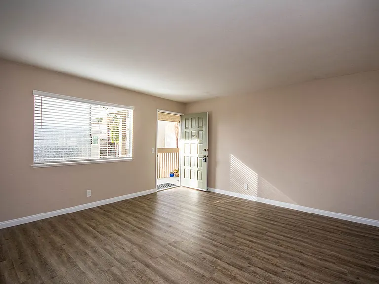 Merrywood Apartments — Photo 3