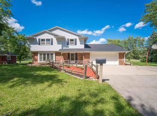 7564 Glencoe Dr, Cedarburg, WI 53012