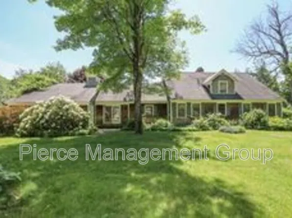 32 Morse Cir, Henniker, NH 03242