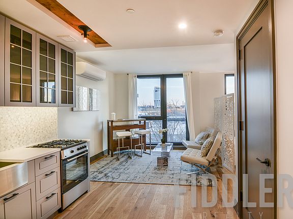 3rd image of 26 West St APT 6P