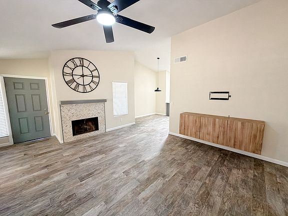 3rd image of 6424 W Becker Ln