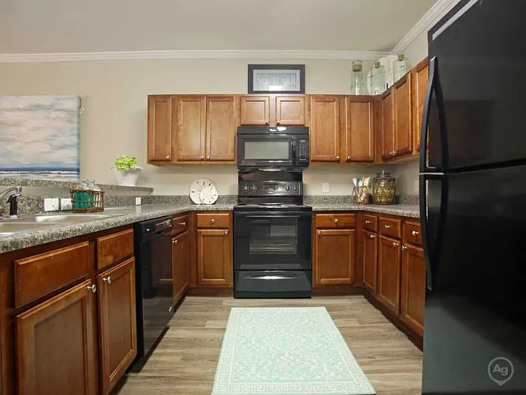 Perdido Isle Apartment Homes — Photo 10