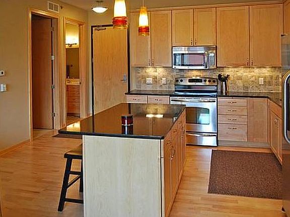Open kitchen floorplan