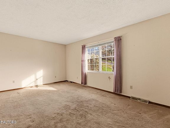 5th image of 307 Walnut St