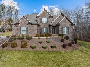 8444 Alice Player Dr, Oak Ridge, NC 27310