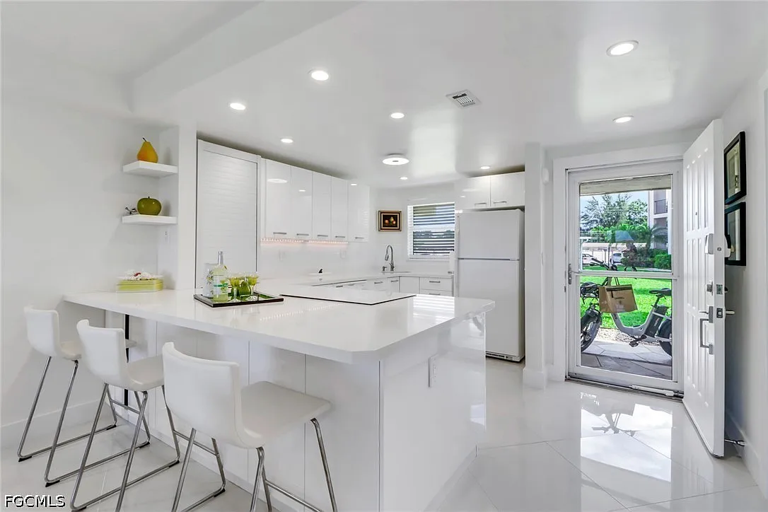 2 bed, 2.0 bath, 1250 sqft, $2,800 — Photo 3