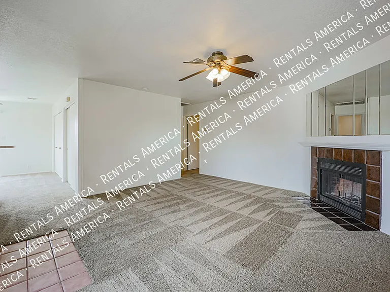 317 W Hononegh Dr #5 — Photo 6