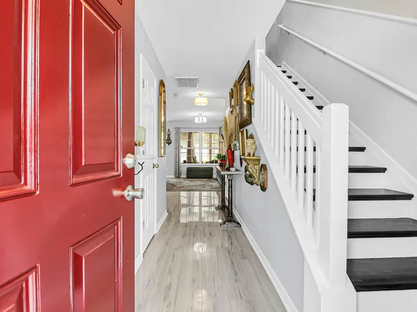 1002 Poplar Grove Pl, Summerville, SC 29483