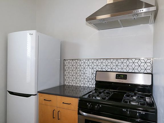 4th image of 4221 Burns Ave APT 15