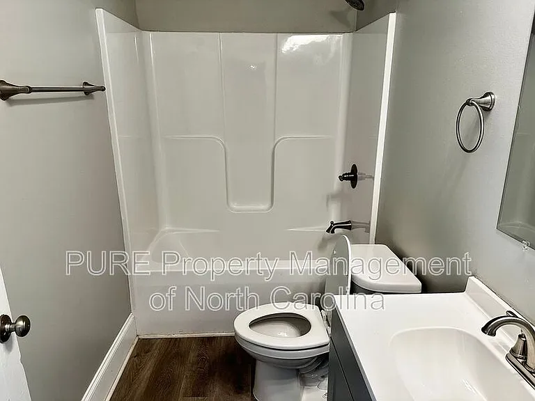 708 Union St S — Photo 27