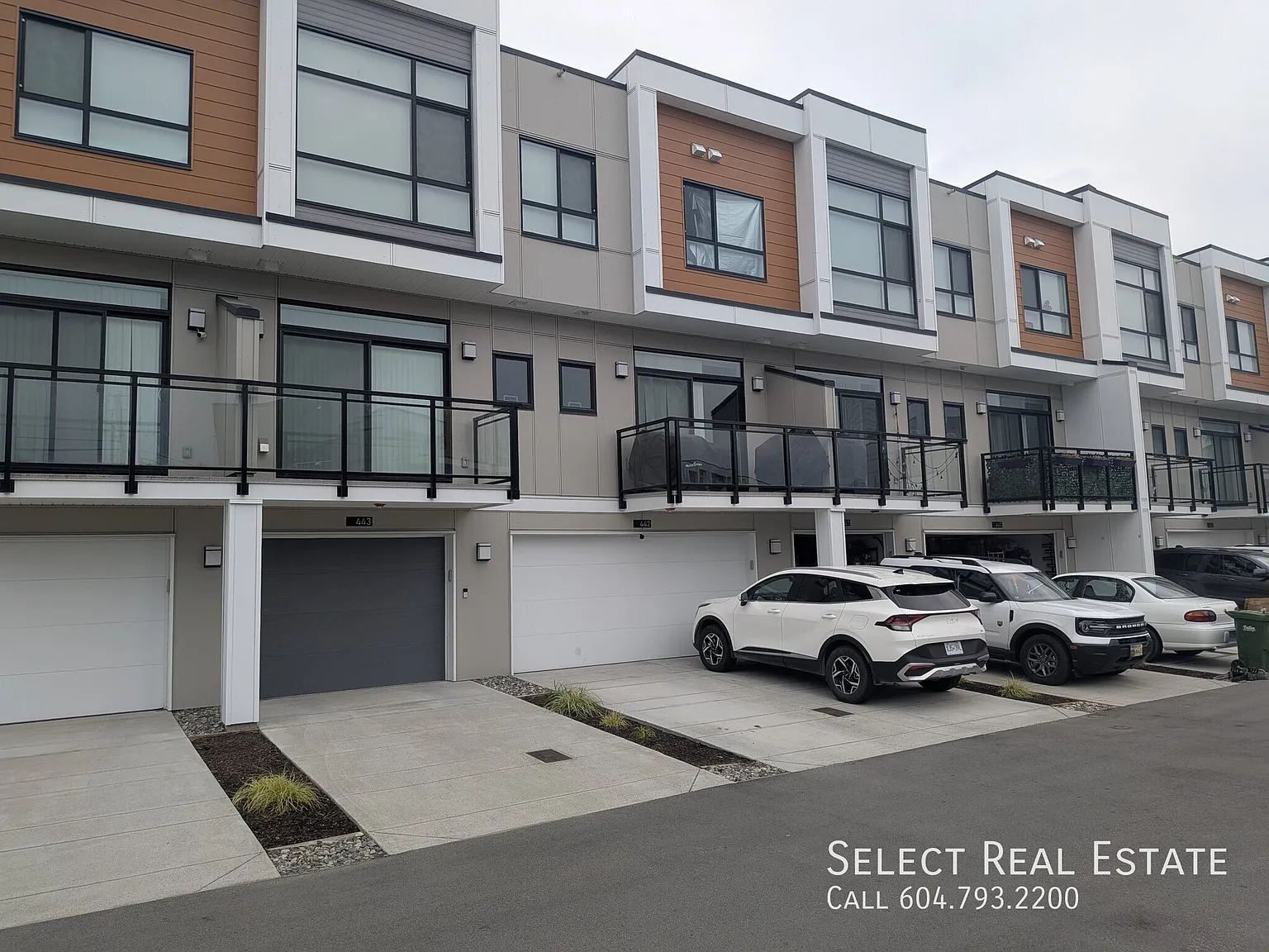 4 bed, 2.5 bath, 1496 sqft, $2,900 — Photo 2