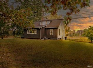 8870 Crosby Lake Rd, Clarkston, MI 48346