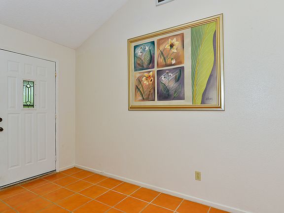 2nd image of 305 Pleasant Valley Dr