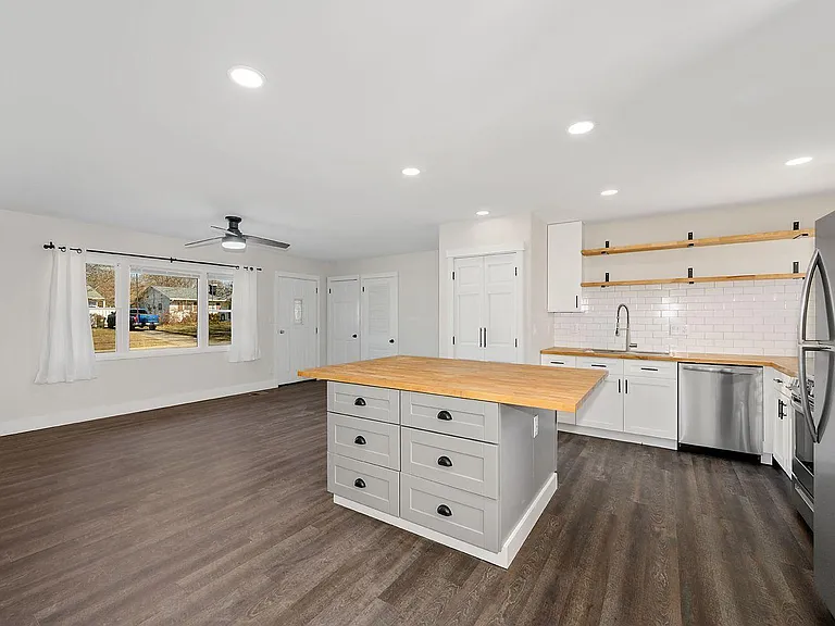 1117 Sunrise Dr — Photo 4