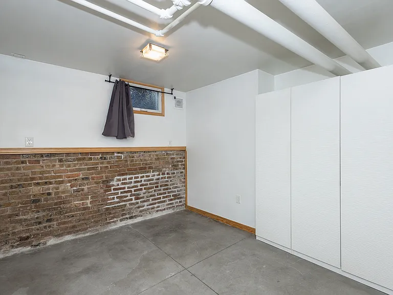 1400 N Detroit St — Photo 7