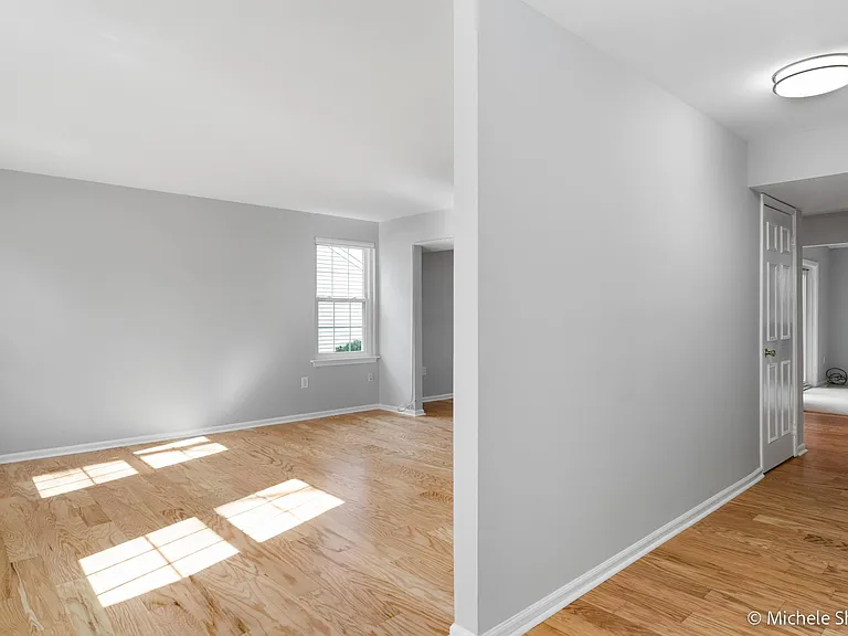 272 Yale Ct — Photo 32