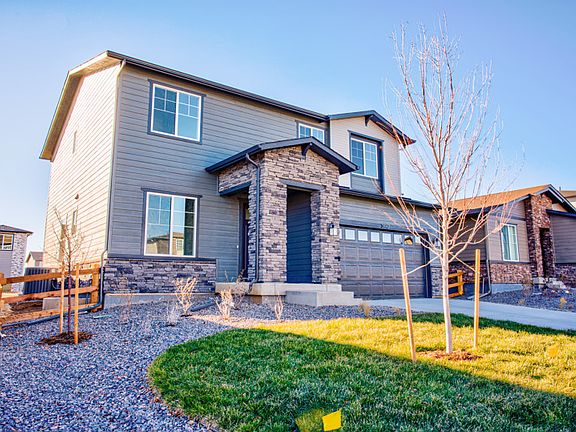 This two-story Pathmaker features 4 bedrooms, 2.5 bathrooms, and a finished basement.