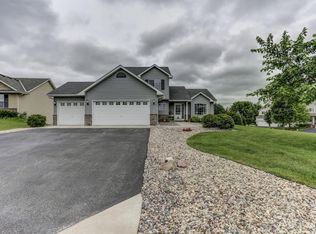 809 Golden Oak St NE, Lonsdale, MN 55046