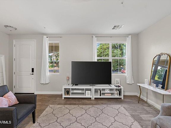 5th image of 3036 N ACACIA Way