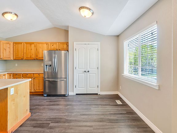 5th image of 3087 E Canyon Glen Loop