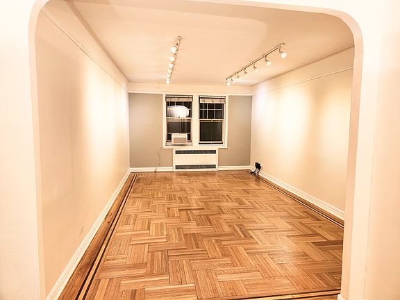 5th image of 111-14 76th Ave #312