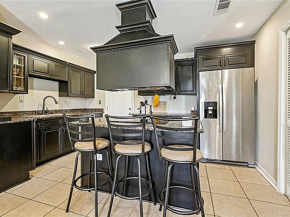 4th image of 2828 Guerra Dr