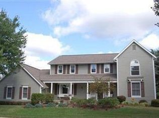 2075 Sand Run Knolls Dr, Akron, OH