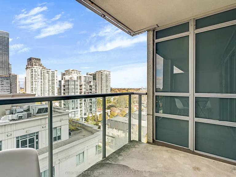 16 Harrison Garden Blvd #1011 — Photo 14
