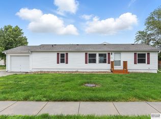 28555 Potter St, Valley, NE 68064