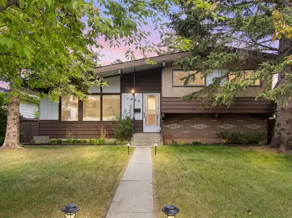 1948 W Cottonwood Cres SE, Calgary, AB T2B 1P6