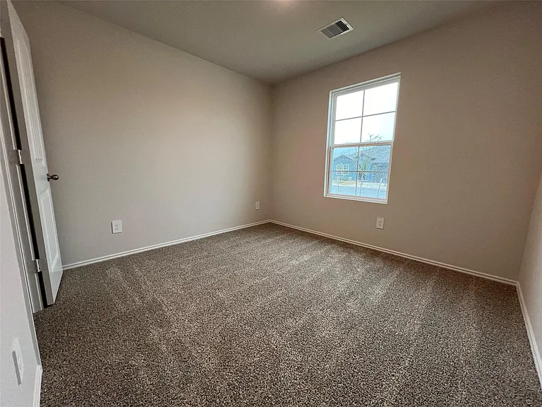 305 Wirecrested Dr — Photo 16