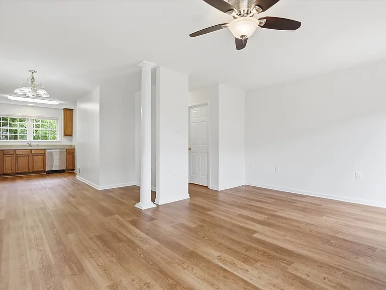 32 Mabel Ln — Photo 12