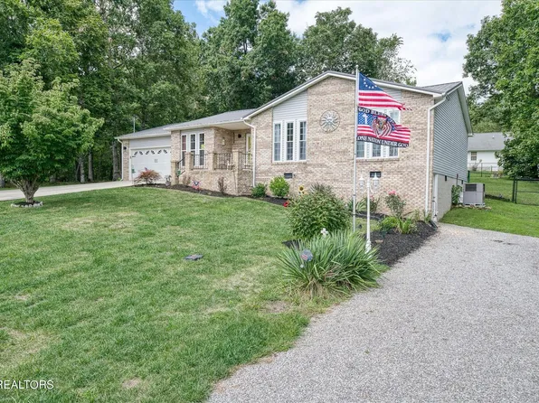 121 Mena Ln, Crossville, TN 38572