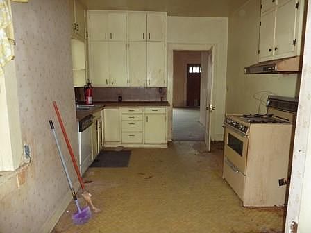 3rd image of 308 S 10th Ave