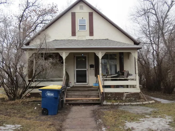215 7th Ave SE, Jamestown, ND 58401