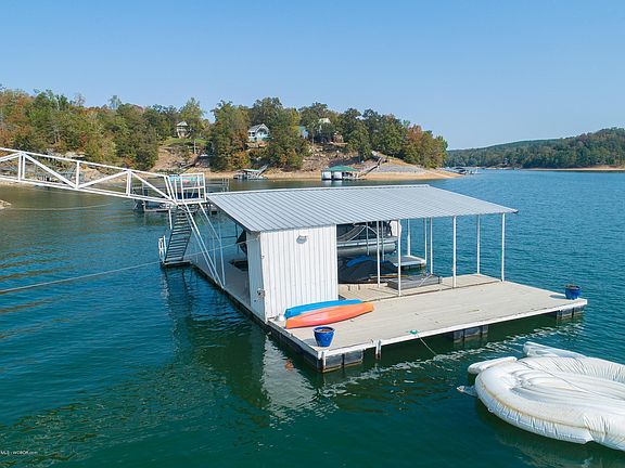 Image 2: Dock