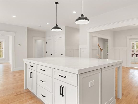 5th image of 16-16R Eldor Dr