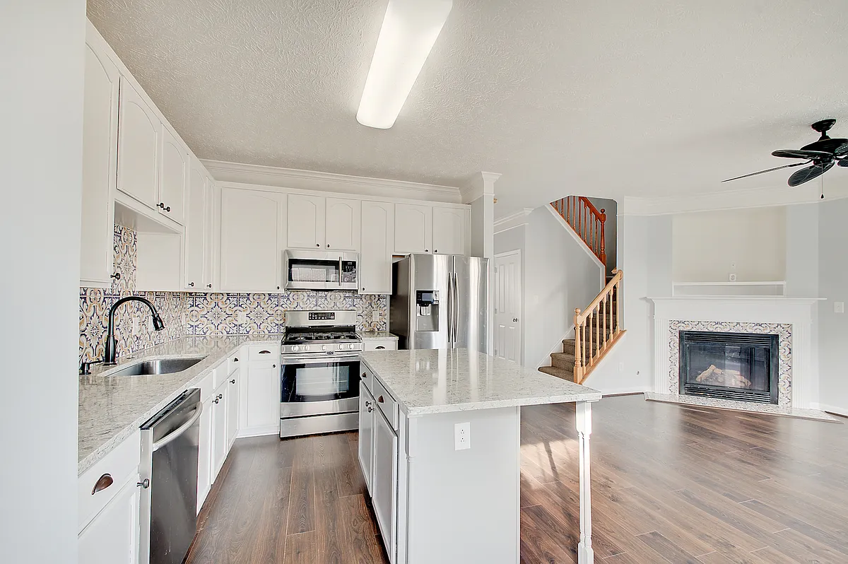 Building Photo - 9465 Tanhurst Dr