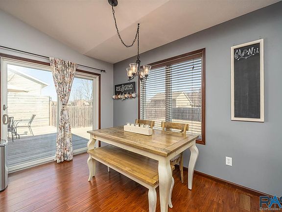 5th image of 618 Eagle Ave