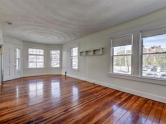 5th image of 25 Rosebank Ave