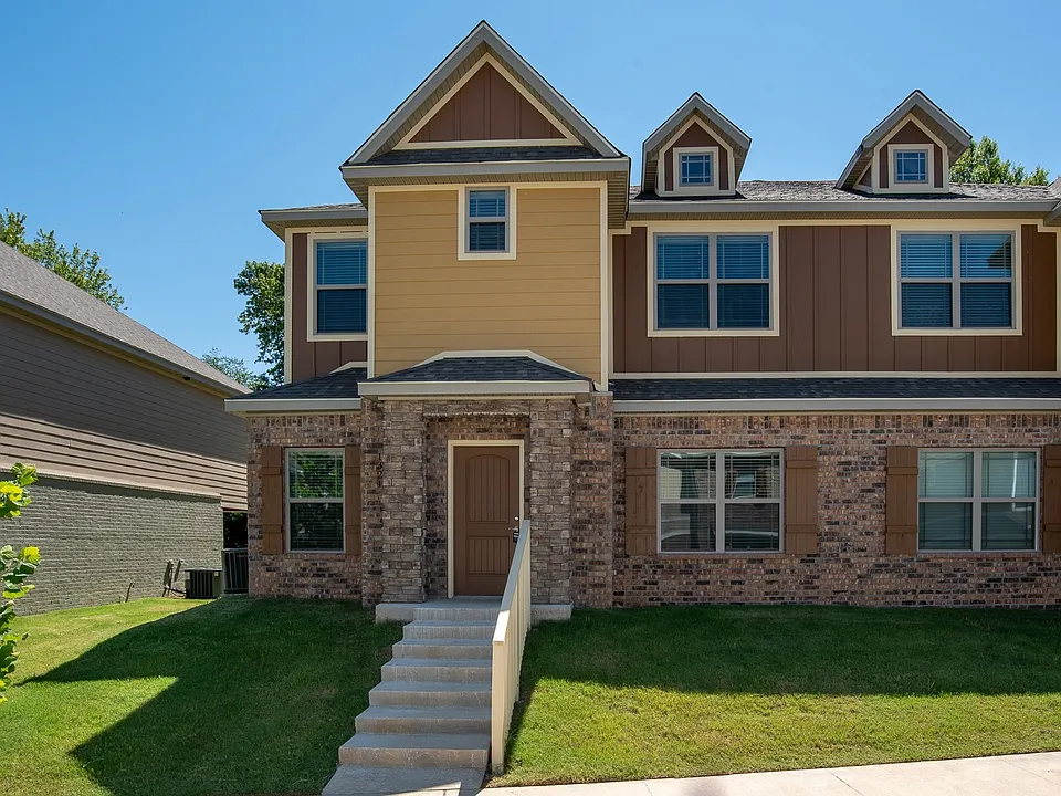 1324 N Corsica Dr