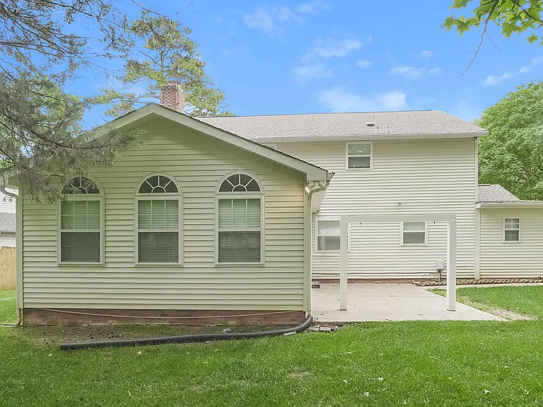 605 Bundy Cir — Photo 17