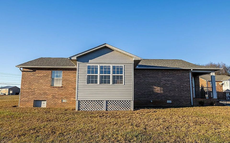 1st image of 2365 Governors Ct