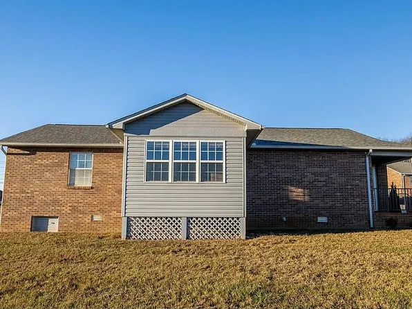 2365 Governors Ct, Maryville, TN 37801