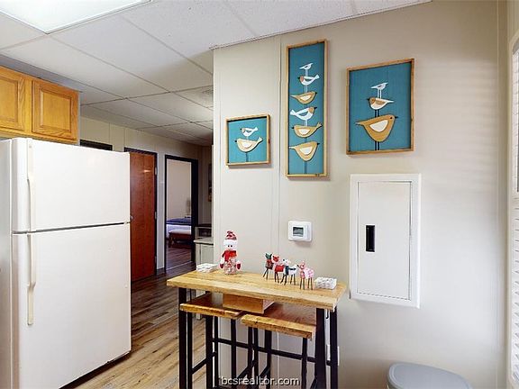 5th image of 5585 Straub Rd #102