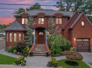 660 Oakland Ave, Staten Island, NY 10310