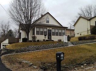 317 W 7th St, Logan, IA 51546