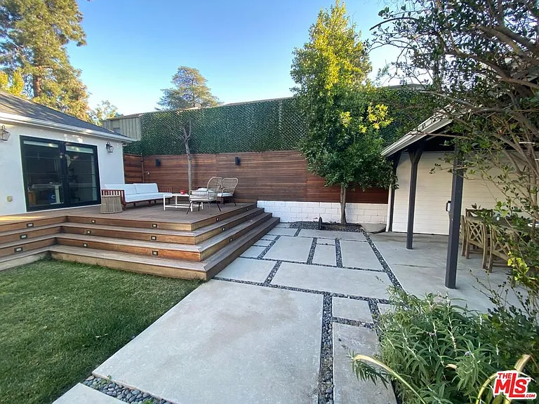 4217 Irvine Ave — Photo 35